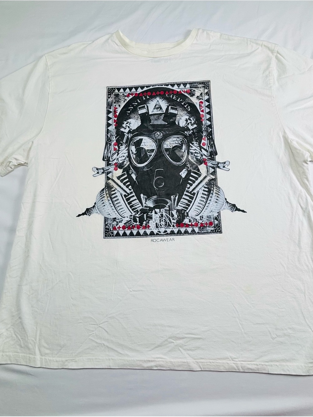 ROCAWEAR Men’s White Graphic Short Sleeve T-Shirt M558